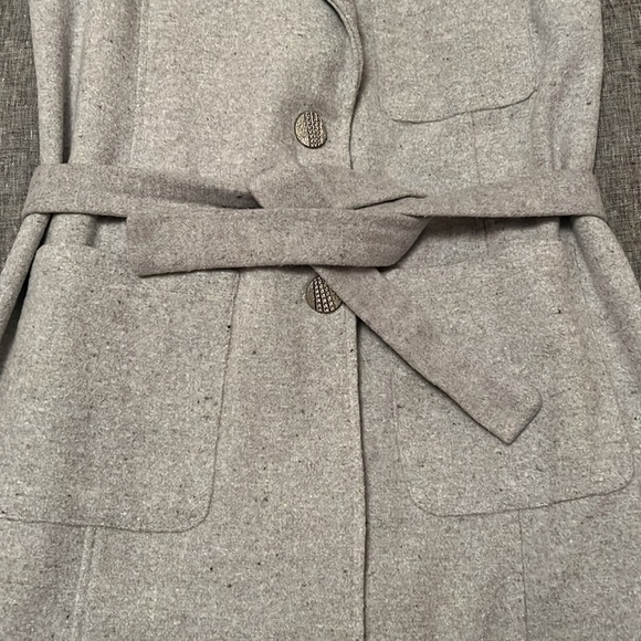 Women’s BUTTON DOWN BELTED VEST with Silver Buttons - Picture 4 of 6